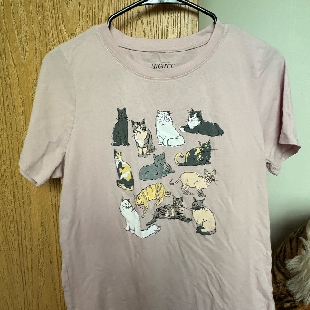 omighty Pink Cat Graphic Tee Clothing & Accessories
